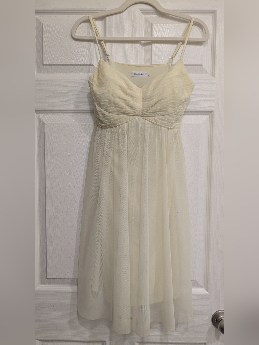 Calvin Klein Cream Flowy Chiffon/Satin Gown Sz4 NBW